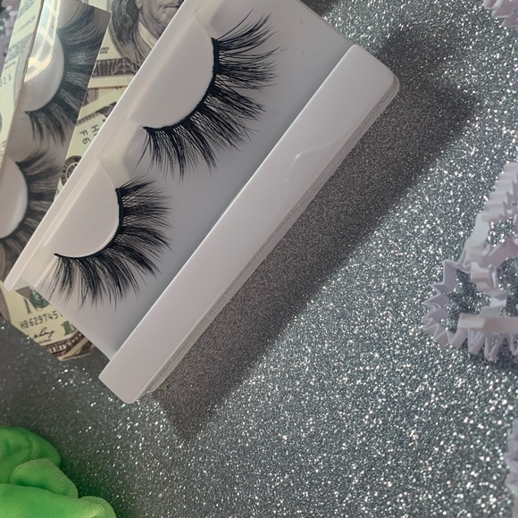 Style “hu$tler’💵💚 - Picture 2 of 3